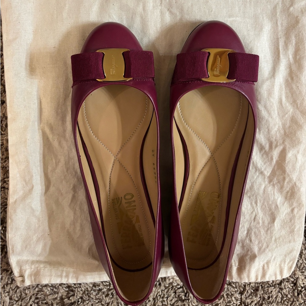 Like-new FERRAGAMO Varina Ballet Flats - Picture 2 of 14